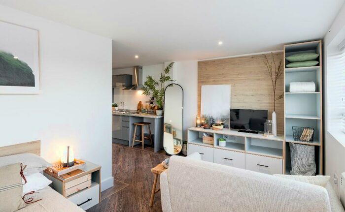 Studio To Rent In Commercial Road, Portsmouth, Hampshire, PO1