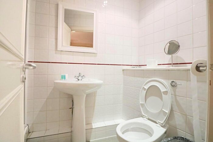 1 Bedroom Flat To Rent In Abbott's Chambers, Bishopsgate, London, EC2M