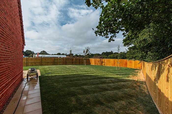 4 Bedroom Detached House For Sale In Bedrooms To Both Floors - Fabulous Corner Plot, NR20
