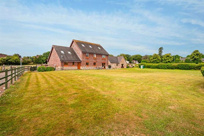 4 Bedroom Detached House For Sale In Walk Farm Drive, Castleton, Cardiff, CF3