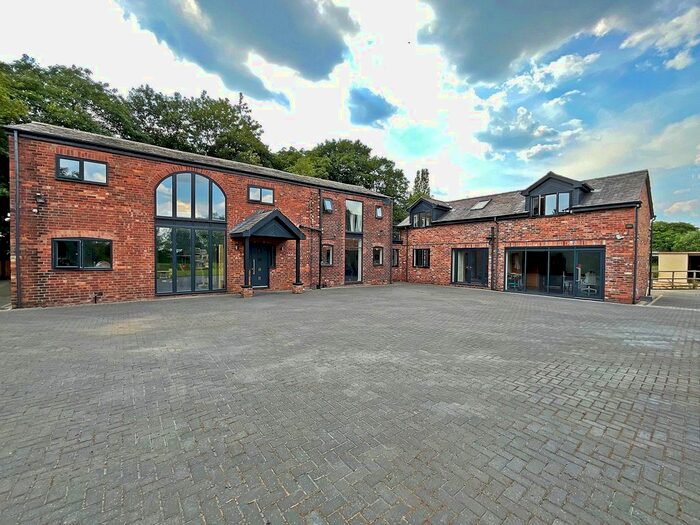 5 Bedroom Detached House For Sale In Barton Moss Road, Eccles, M30