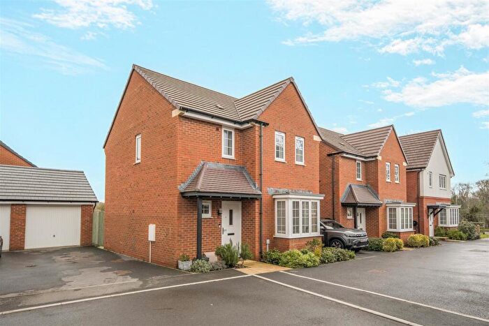 3 Bedroom Detached House For Sale In Harvest Place, Chippenham, SN14