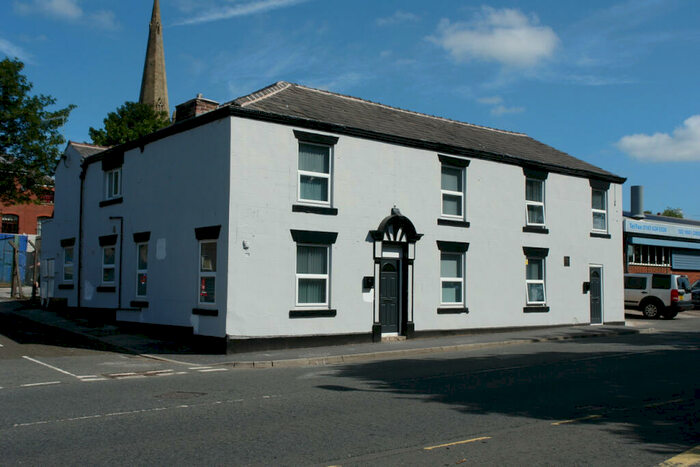 1 Bedroom Flat To Rent In Middleton Road, Oldham, Lancashire, OL2