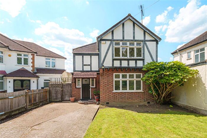 3 Bedroom Detached House To Rent In The Gardens, Pinner, HA5