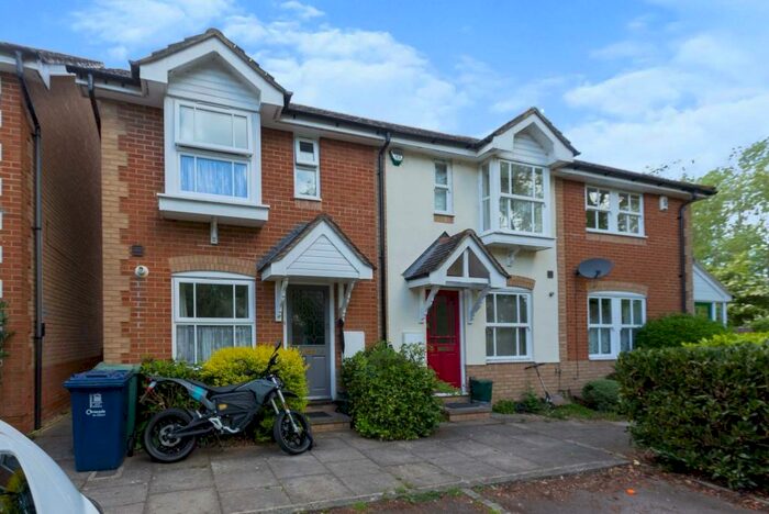 2 Bedroom End Of Terrace House To Rent In Prestwich Place -, OX2