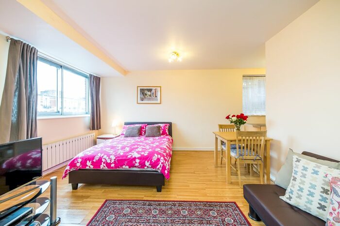 Studio To Rent In Sherborne Court, London, SW5