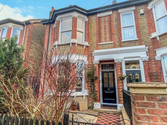 1 Bedroom Flat To Rent In Kent Road, Gravesend DA11