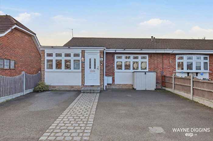 2 Bedroom Semi-Detached Bungalow For Sale In Dollant Avenue, Canvey Island, SS8