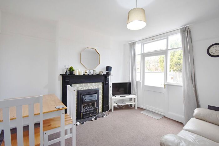 3 Bedroom Terraced House To Rent In Allesley Old Road, Coventry, CV5