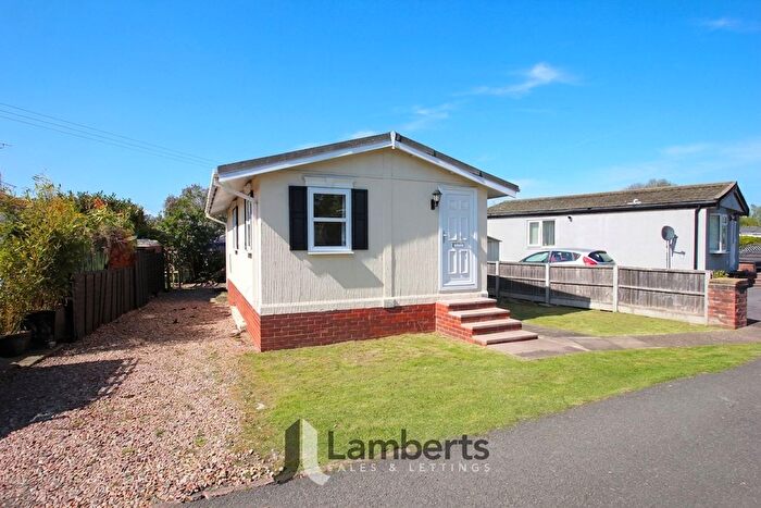 1 Bedroom Mobile/park Home For Sale In Oversley Mill Park, Oversley Green, B49