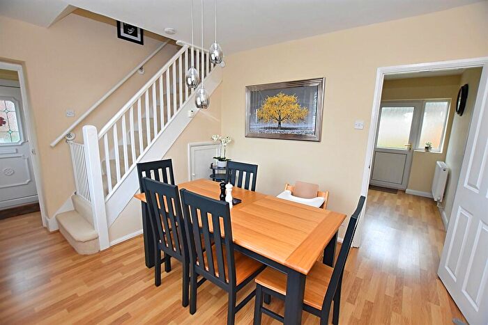 3 Bedroom Semi-Detached House For Sale In Northway, Holmes Chapel, CW4
