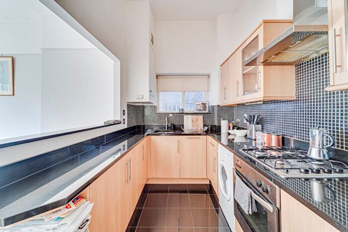2 Bedroom Flat For Sale In Coolhurst Road, London, N8