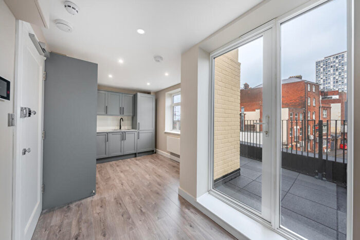 1 Bedroom Flat To Rent In The Hard, Portsmouth, City Of Portsmouth *Private Balcony*, PO1