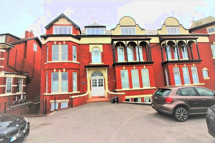 3 Bedroom Flat To Rent In Promenade, Southport, PR9