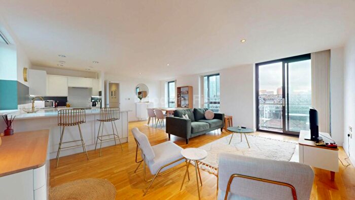 2 Bedroom Apartment For Sale In Rice Street, Castlefield, M3