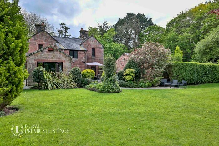 4 Bedroom Detached House For Sale In Quarry Road, Willaston, Cheshire, CH64