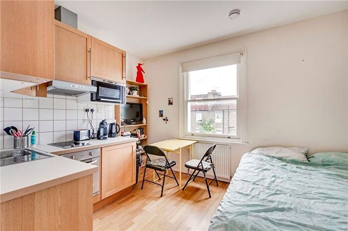 Studio To Rent In Warbeck Road, London, W12
