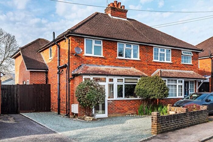 3 Bedroom Semi Detached House For Sale In Oakdene Close, Brockham, RH3