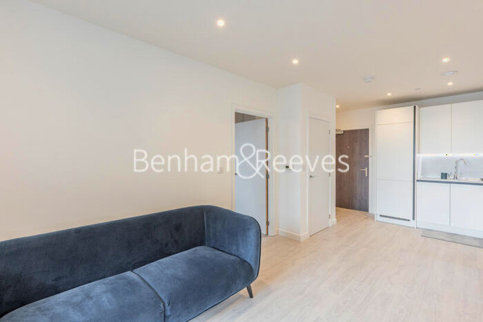 1 Bedroom Apartment To Rent In Henry Strong Road, Harrow, HA1