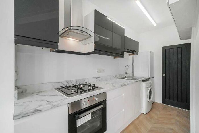 2 Bedroom Flat To Rent In Brondesbury Villas, London, NW6