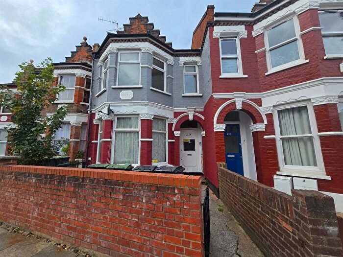2 Bedroom Flat To Rent In Mount Pleasant Road, London, N17
