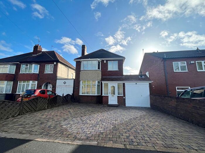 3 Bedroom Detached House To Rent In Bromley, Brierley Hill, DY5