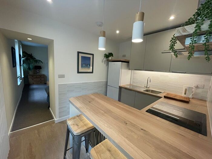 2 Bedroom Flat To Rent In Donald Street, Roath, CF24