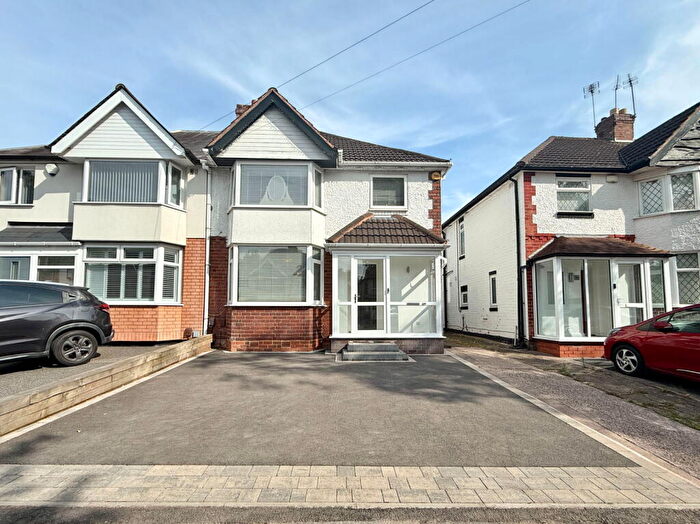 3 Bedroom Semi-Detached House For Sale In Sandy Hill Road, Shirley, B90