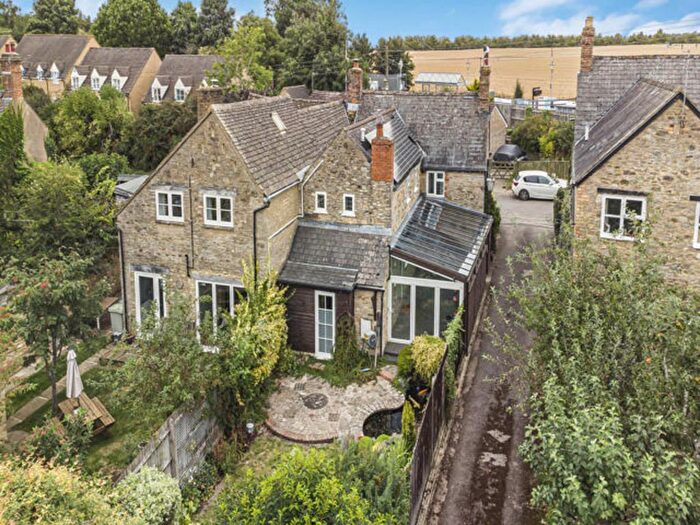 3 Bedroom Cottage For Sale In Nethercote Road, Tackley, OX5