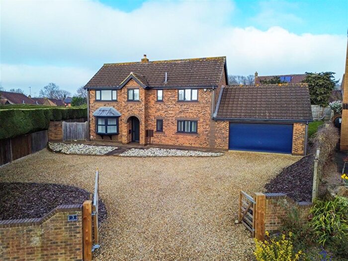 4 Bedroom Detached House For Sale In Lister Drive, West Hunsbury, NN4