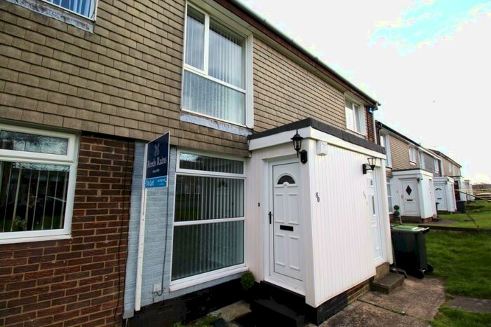 2 Bedroom Flat To Rent In Middleham Close, Ouston, Chester Le Street, DH2