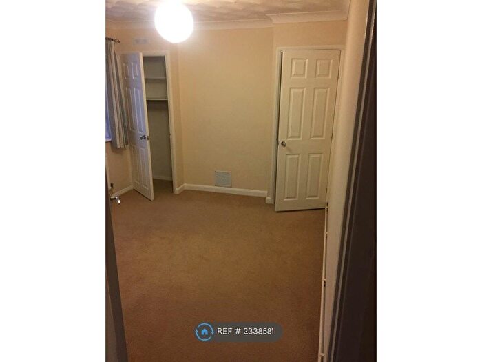 1 Bedroom Flat To Rent In Balmoral Road, Sutton At Hone, Dartford, DA4