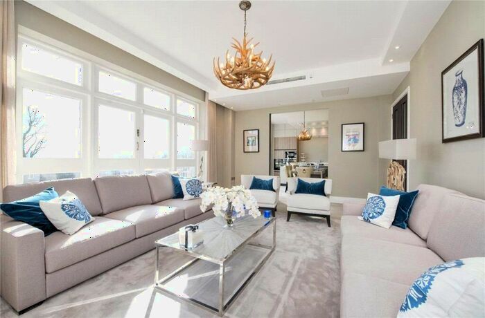 3 Bedroom Apartment To Rent In Lyndhurst Road, Lyndhurst Lodge, Hampstead, London, NW3