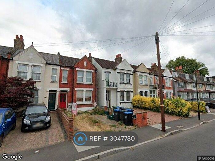 2 Bedroom Flat To Rent In Graham Road, Mitcham, CR4