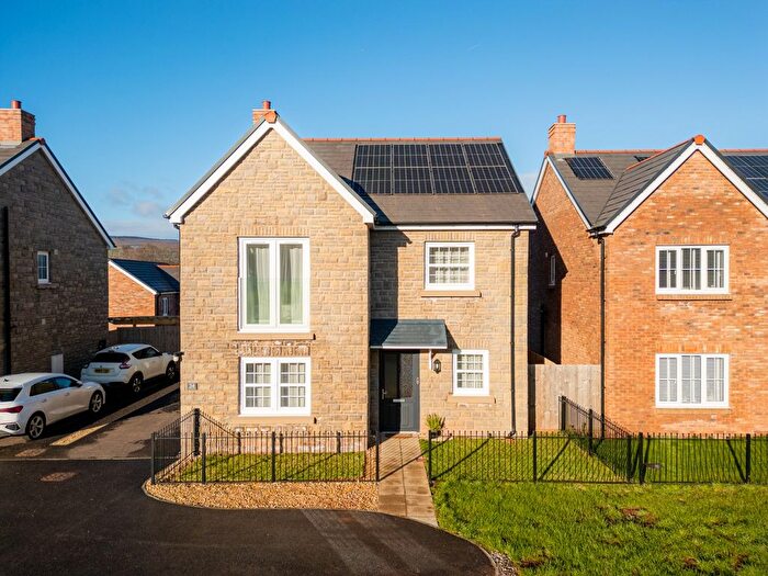 4 Bedroom Detached House For Sale In Abbey Woods, Llantarnam, NP44