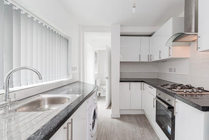 3 Bedroom Terraced House To Rent In Oakfield Road, Liverpool, L4