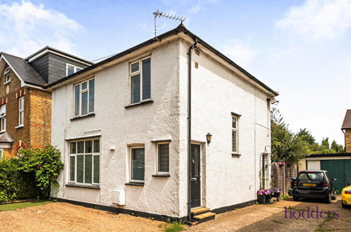2 Bedroom Maisonette For Sale In Addlestone, Surrey, KT15
