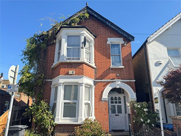 1 Bedroom Flat For Sale In Chesham Road, Kingston Upon Thames, KT1