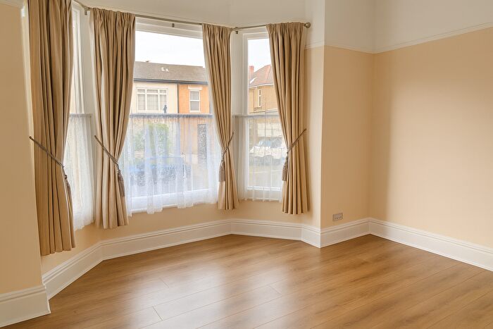 1 Bedroom Flat For Sale In Nicholson Road, Croydon, CR0