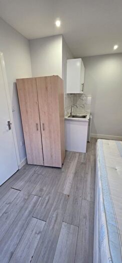 Studio To Rent In Graham Road, Wealdstone, HA3
