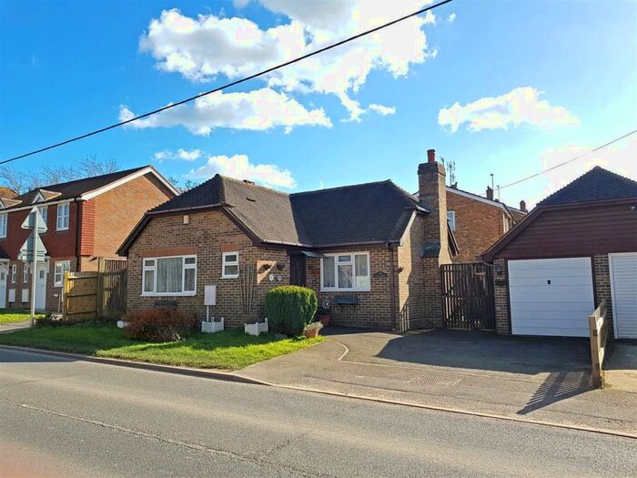 2 Bedroom Detached Bungalow To Rent In Upper Horsebridge, Hailsham, BN27