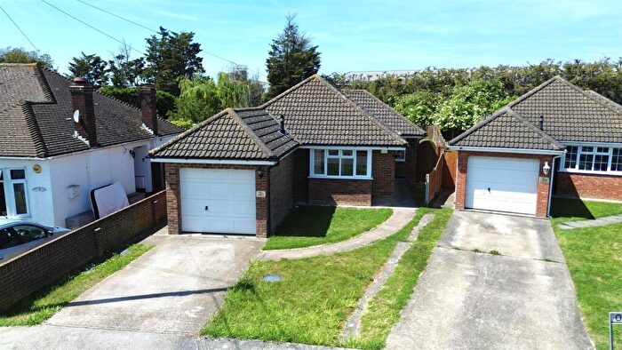 3 Bedroom Detached Bungalow To Rent In Ormsby Road, Canvey Island, SS8