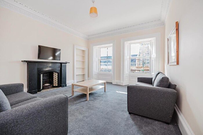 4 Bedroom Flat To Rent In L Lutton Place, Edinburgh, EH8