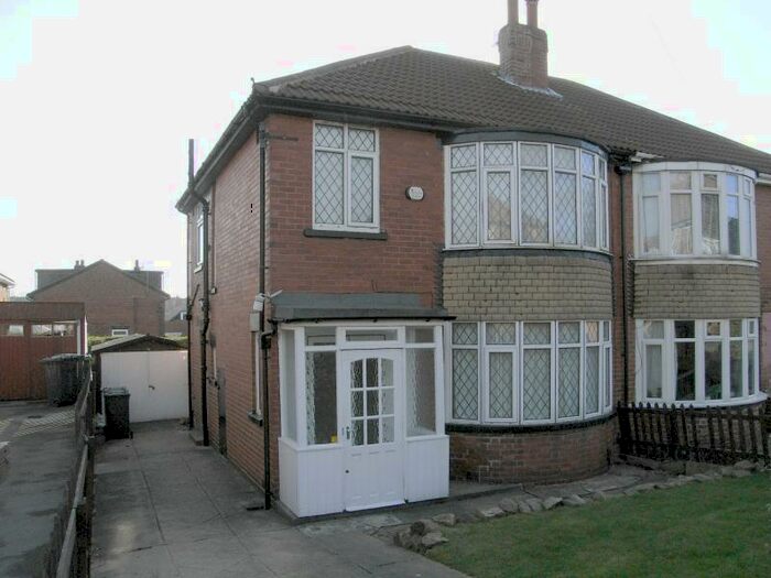 3 Bedroom Semi-Detached House To Rent In Alder Hill Grove, Meanwood, Leeds, West Yorkshire, LS7