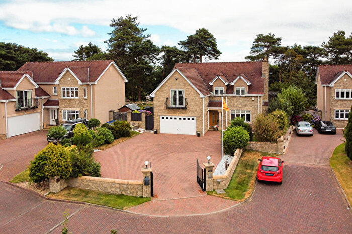 4 Bedroom Detached House For Sale In , Castle View, Airth, Falkirk, FK2