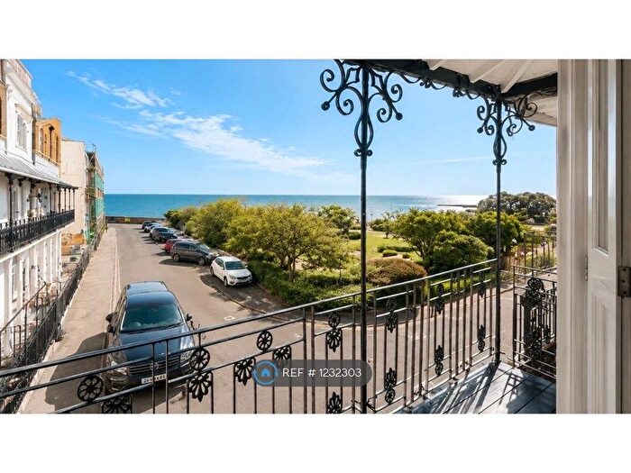 2 Bedroom Flat To Rent In Albion Place, Ramsgate, CT11