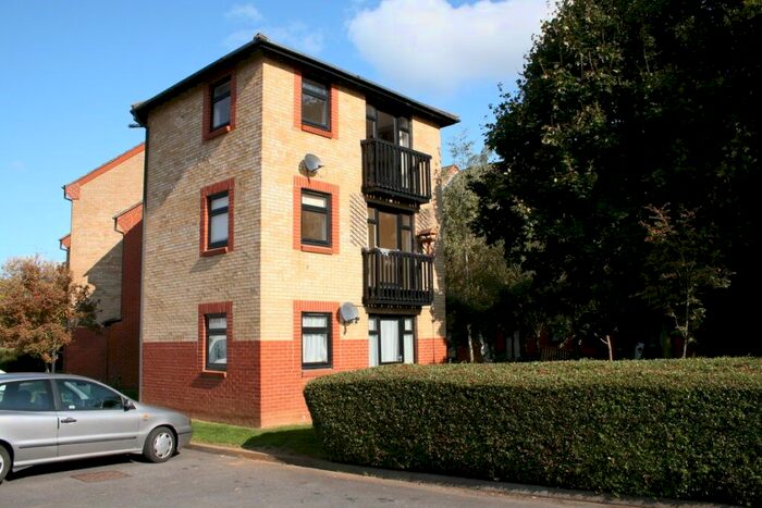 1 Bedroom Flat To Rent In Northumberland Court, Duke Street, Banbury, Oxon, OX16