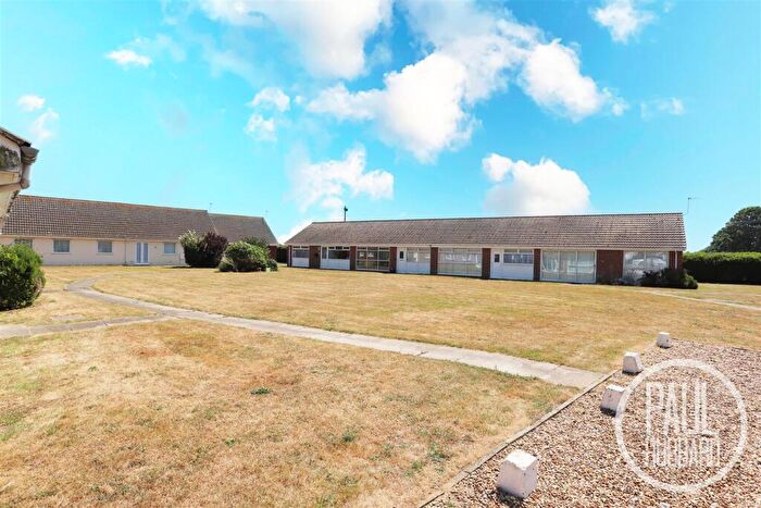3 Bedroom Chalet For Sale In Rider Haggard Lane, Kessingland, Suffolk, NR33