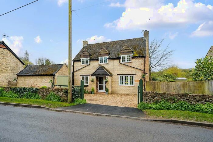 4 Bedroom Detached House For Sale In Fewcott, Oxfordshire, OX27