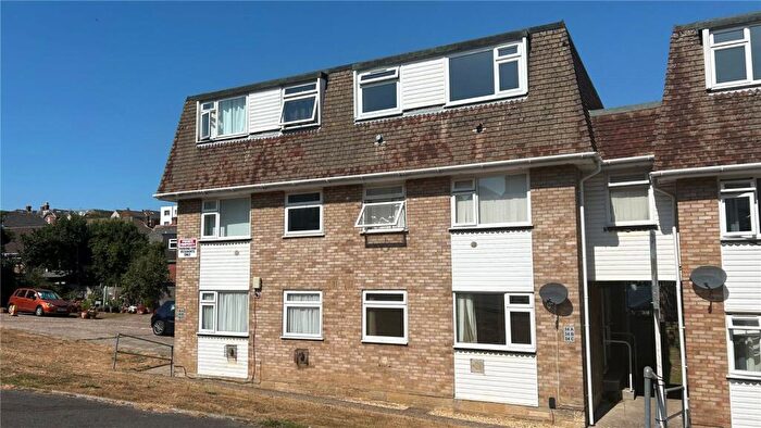 2 Bedroom Flat To Rent In Fellows Road, Cowes, PO31